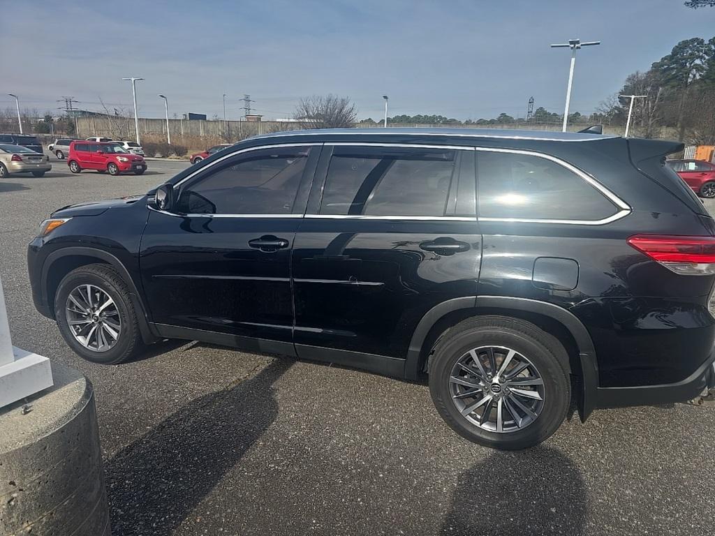 used 2019 Toyota Highlander car, priced at $22,300