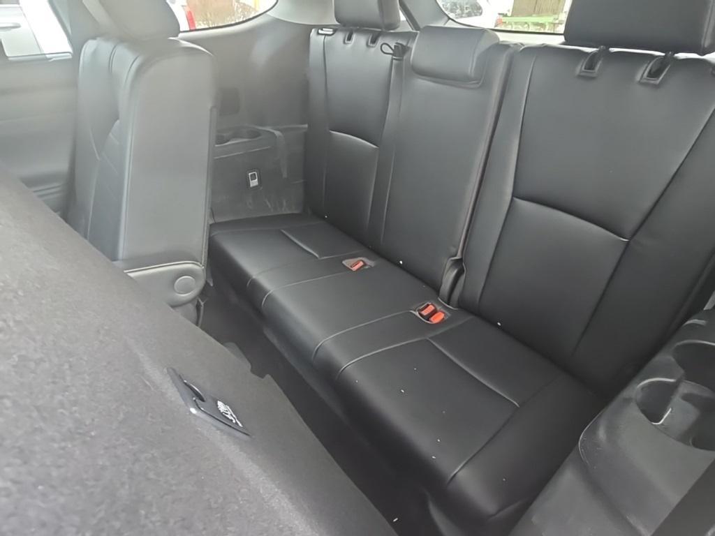 used 2022 Toyota Highlander car, priced at $34,300