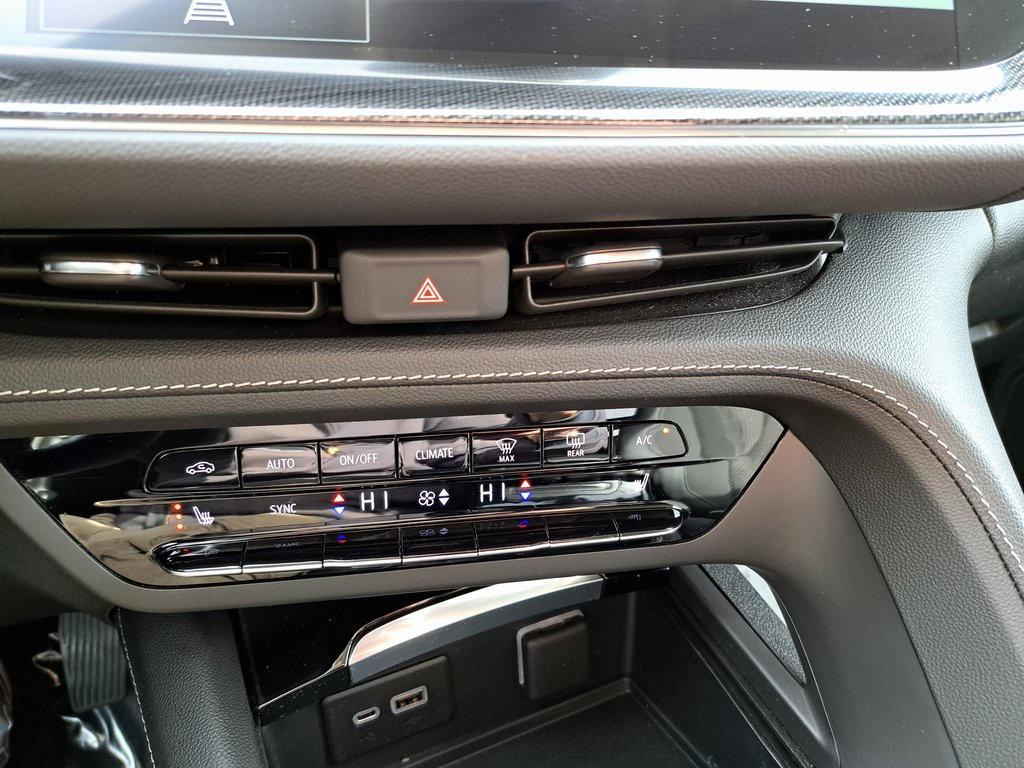 used 2022 Buick Envision car, priced at $22,200