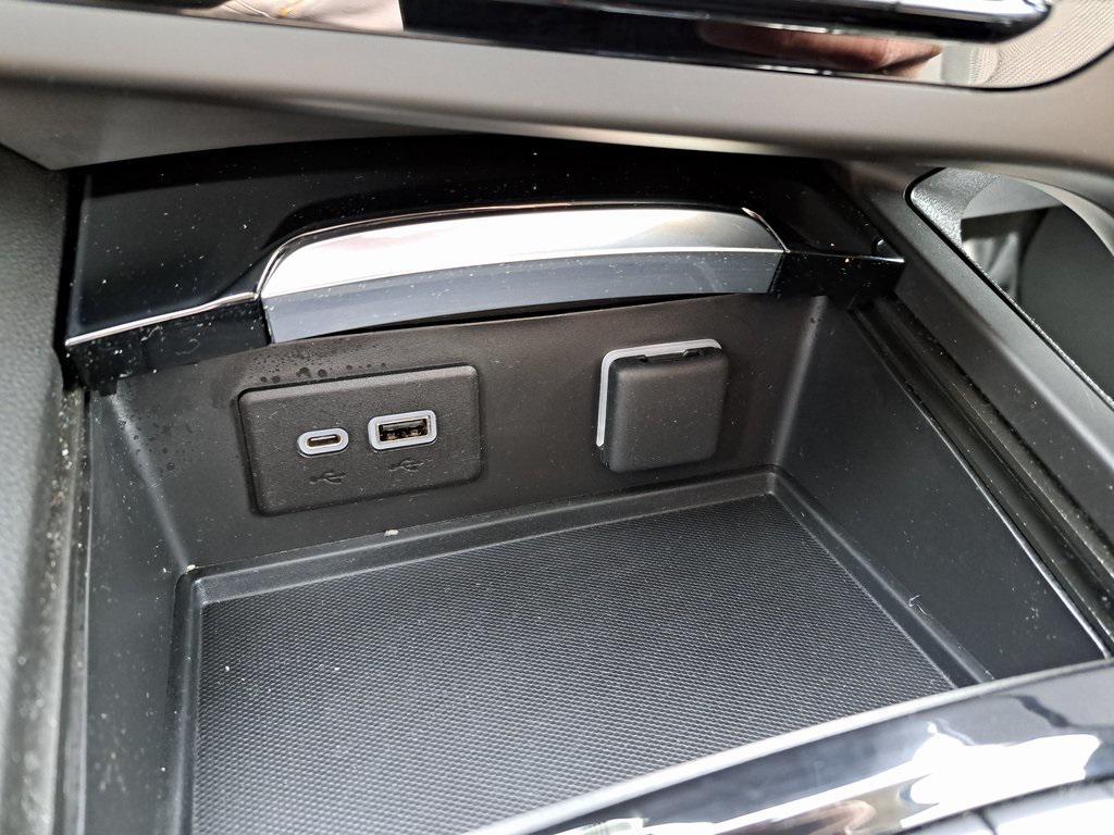 used 2022 Buick Envision car, priced at $22,200