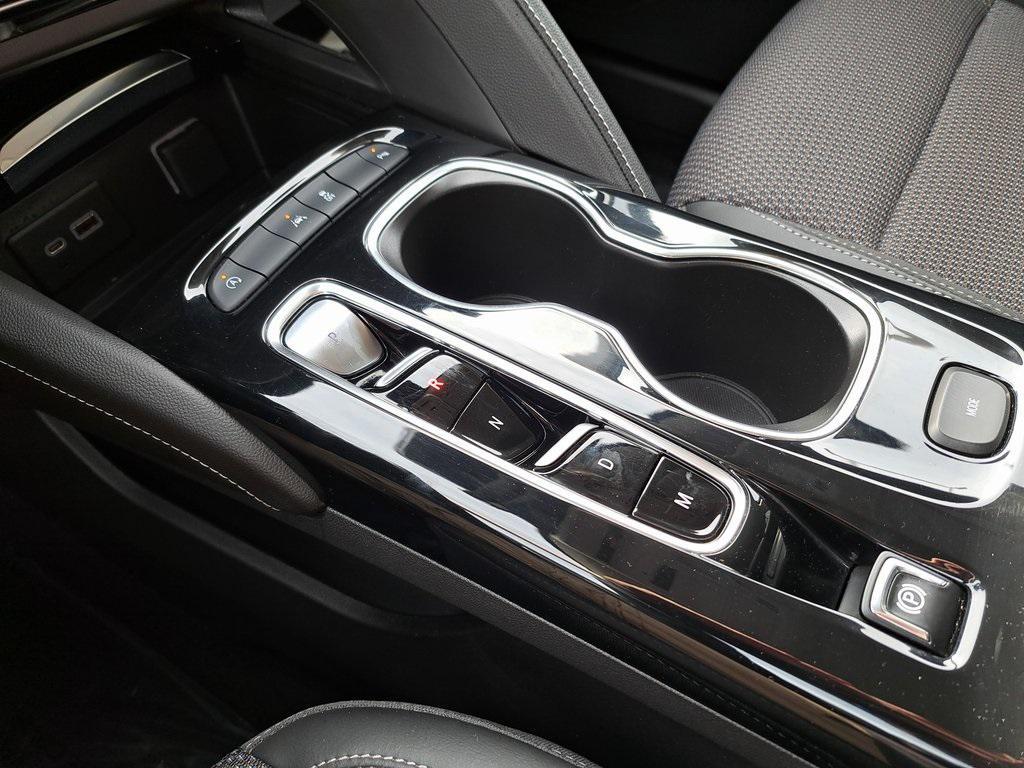 used 2022 Buick Envision car, priced at $22,200