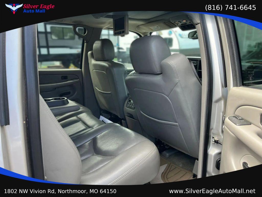 used 2004 Chevrolet Suburban car, priced at $3,950