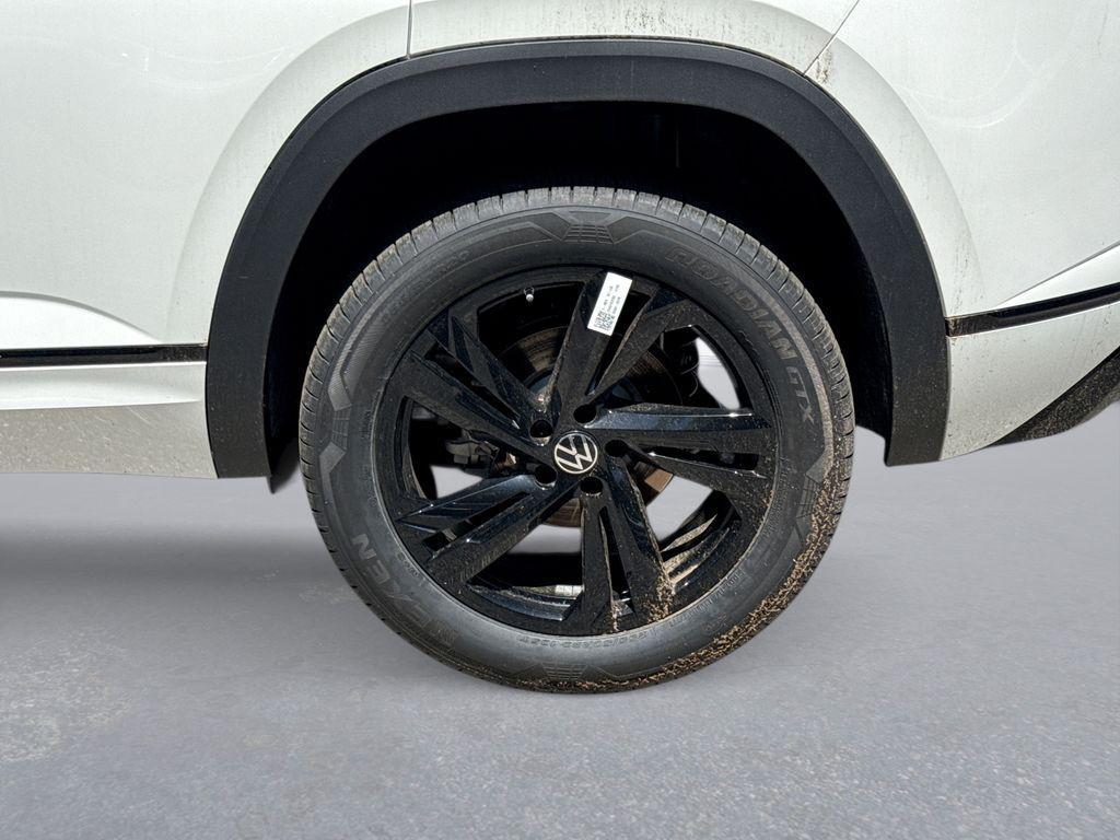 new 2026 Volkswagen Atlas Cross Sport car, priced at $48,796