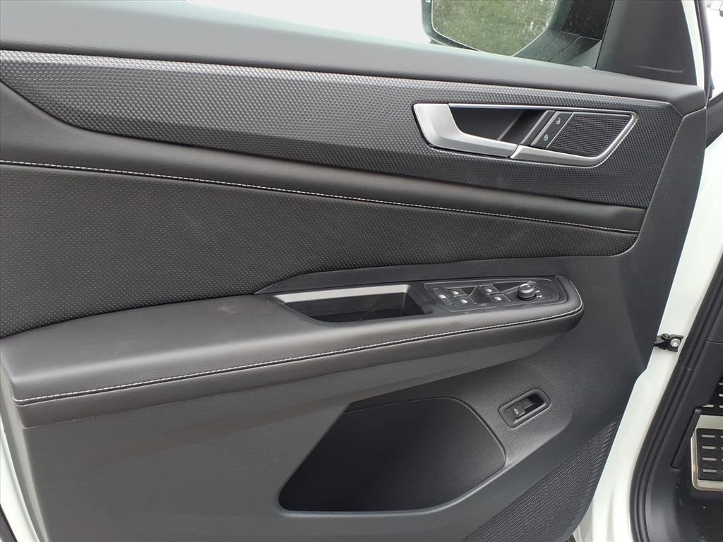 new 2026 Volkswagen Atlas Cross Sport car, priced at $51,496