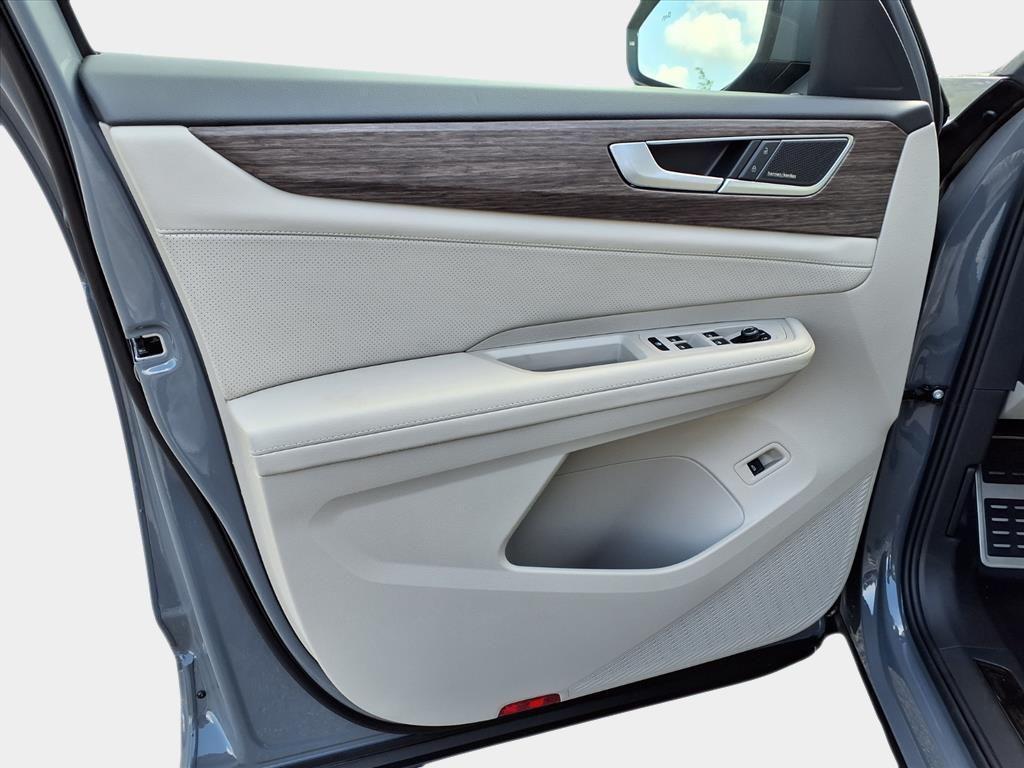 new 2026 Volkswagen Atlas car, priced at $55,124