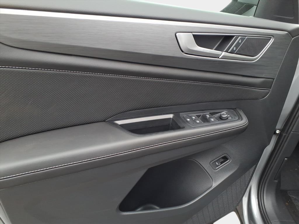 new 2026 Volkswagen Atlas Cross Sport car, priced at $46,906