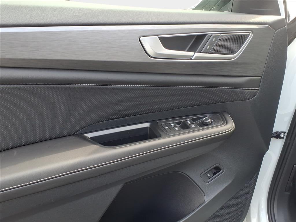 new 2026 Volkswagen Atlas Cross Sport car, priced at $42,994