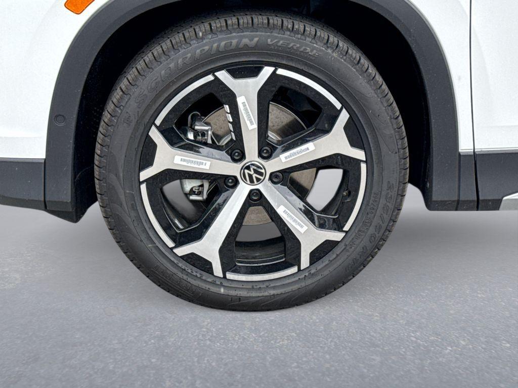 new 2026 Volkswagen Tiguan car, priced at $33,991