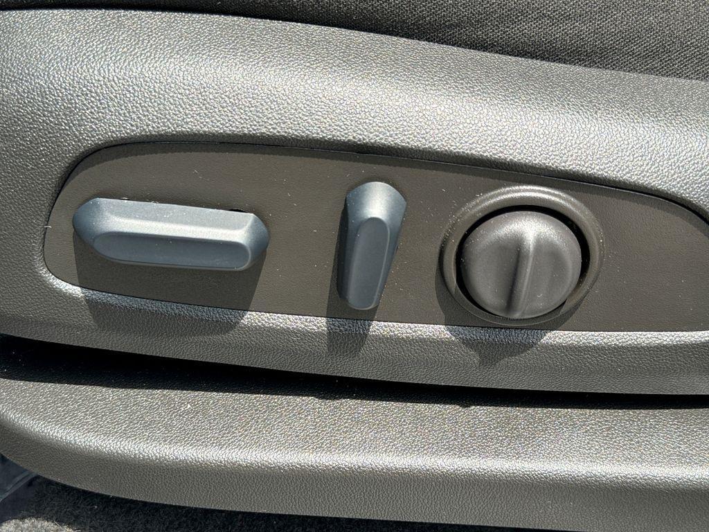 used 2024 Chevrolet Equinox car, priced at $23,300