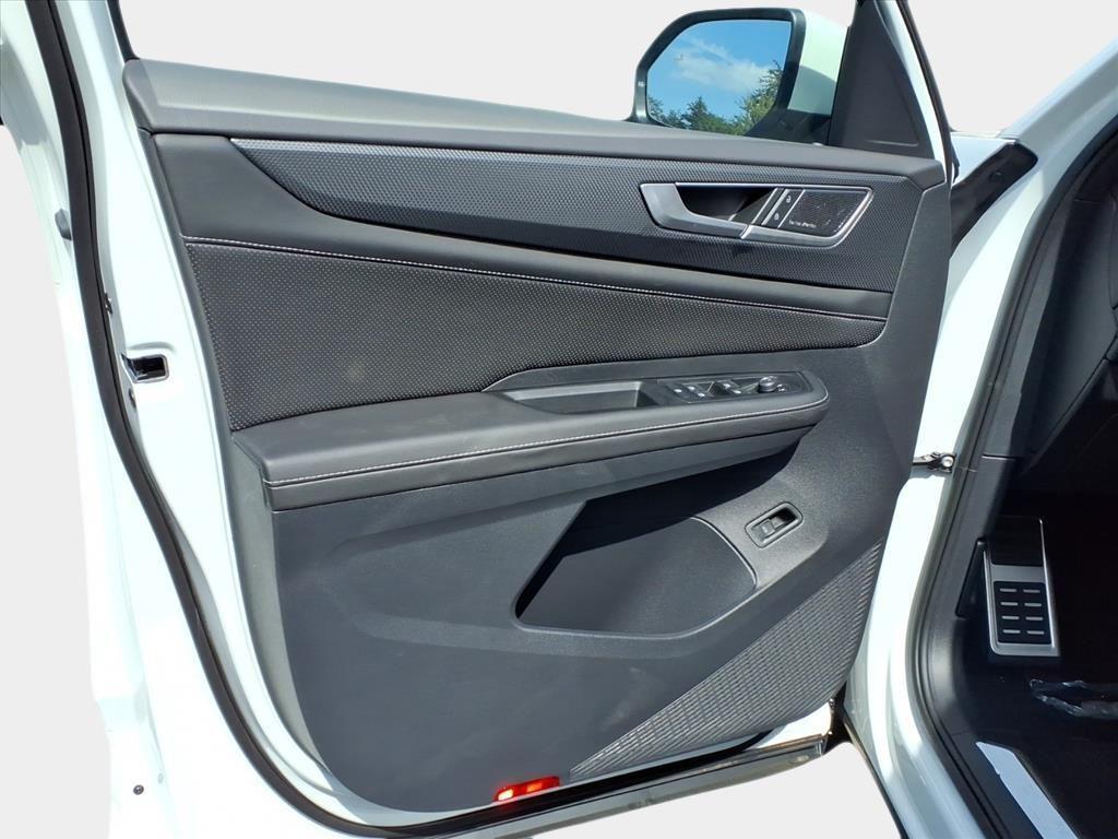 new 2026 Volkswagen Atlas Cross Sport car, priced at $51,956