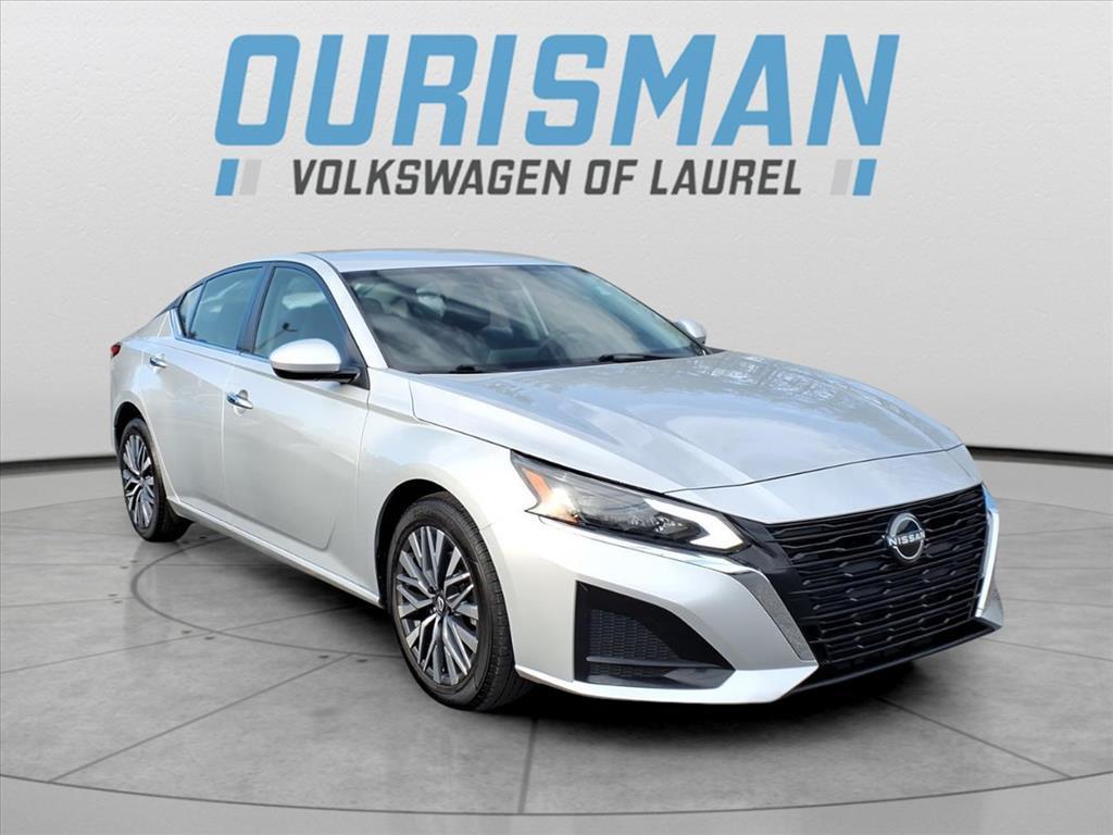 used 2023 Nissan Altima car, priced at $17,500