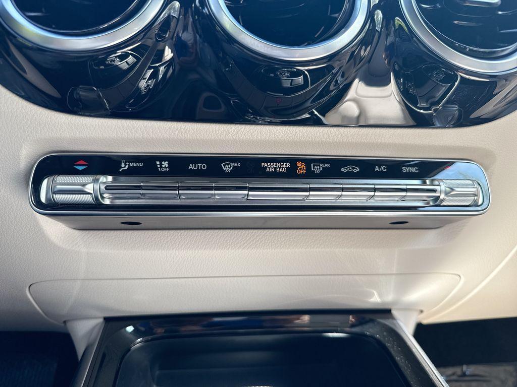 used 2025 Mercedes-Benz GLA 250 car, priced at $33,500