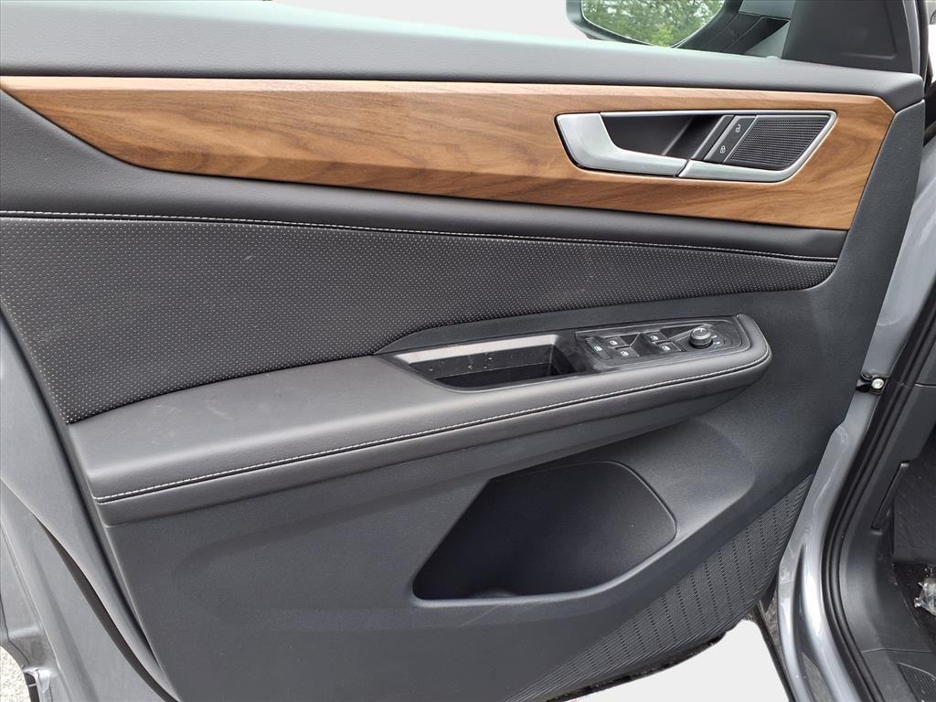 new 2026 Volkswagen Atlas car, priced at $40,928