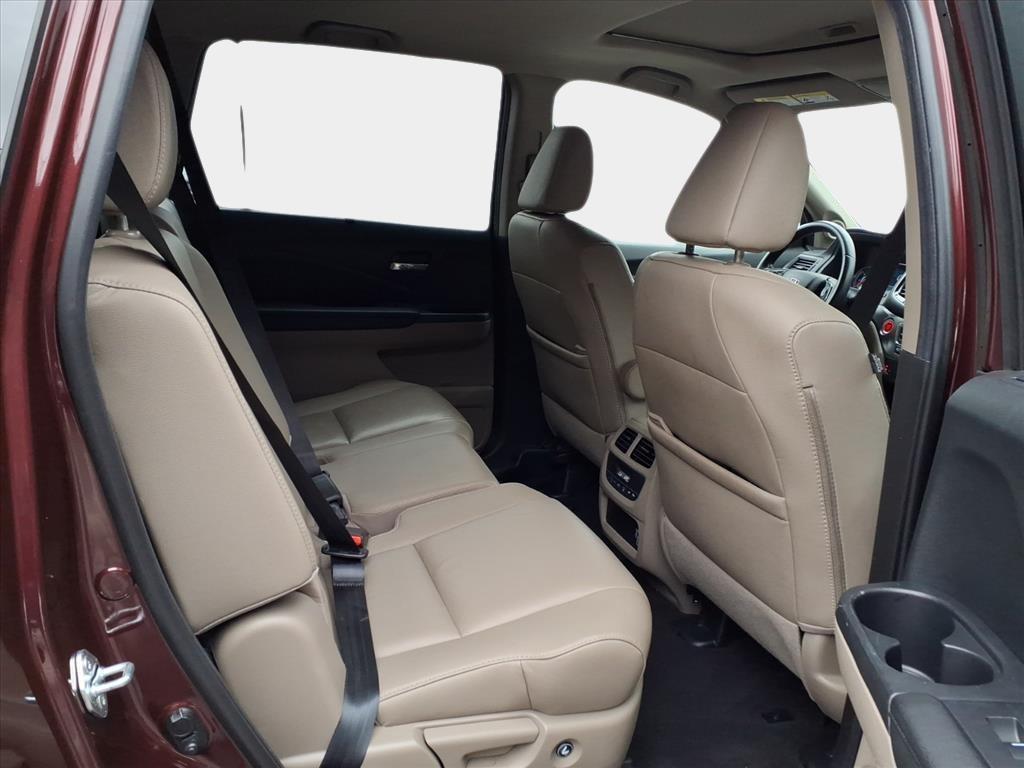 used 2022 Honda Pilot car, priced at $29,000