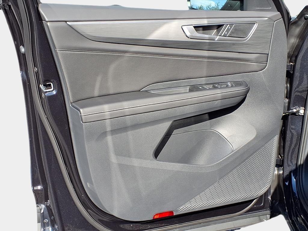 new 2026 Volkswagen Atlas Cross Sport car, priced at $38,418