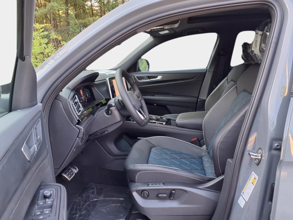 new 2025 Volkswagen Atlas Cross Sport car, priced at $51,834