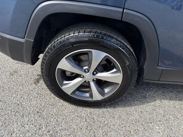 used 2021 Jeep Cherokee car, priced at $20,971