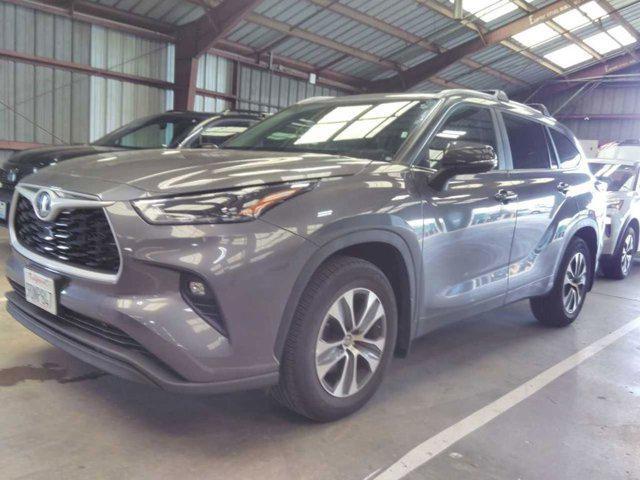 used 2023 Toyota Highlander car, priced at $29,599