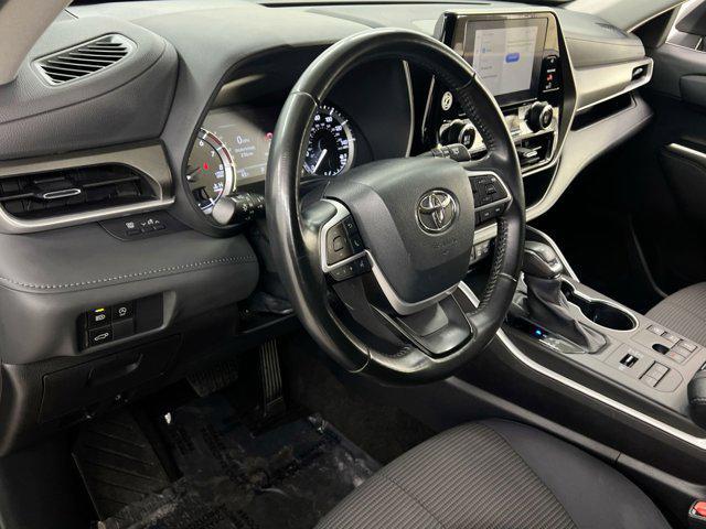 used 2023 Toyota Highlander car, priced at $27,500