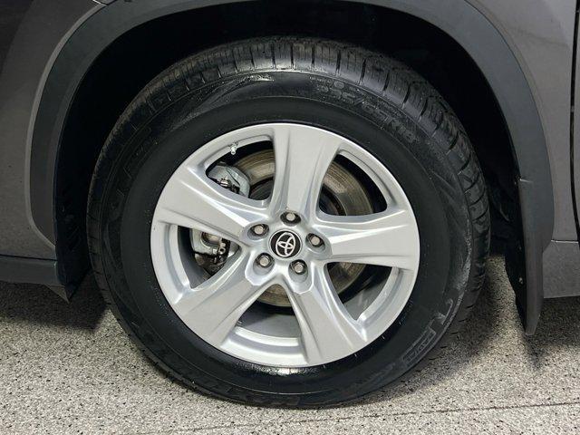 used 2023 Toyota Highlander car, priced at $27,500