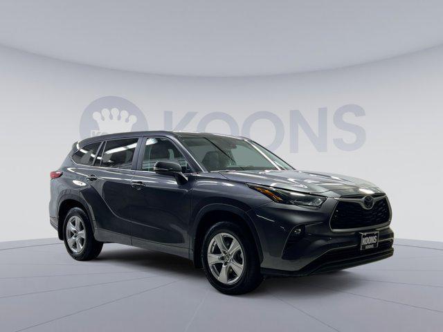 used 2023 Toyota Highlander car, priced at $27,500