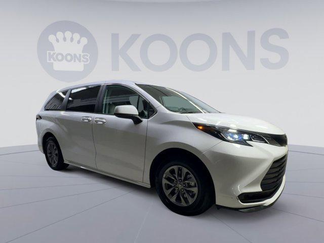 used 2024 Toyota Sienna car, priced at $36,495