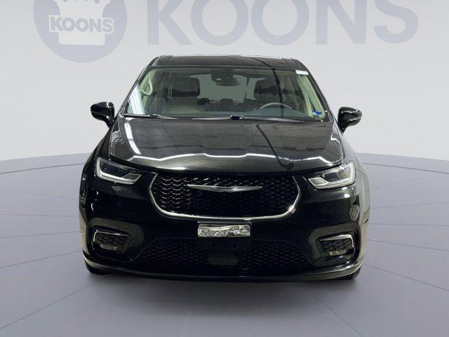 used 2024 Chrysler Pacifica Hybrid car, priced at $24,700