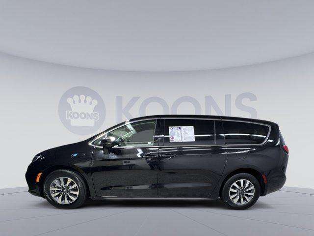 used 2024 Chrysler Pacifica Hybrid car, priced at $24,700