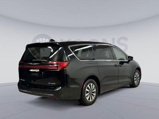used 2024 Chrysler Pacifica Hybrid car, priced at $24,700