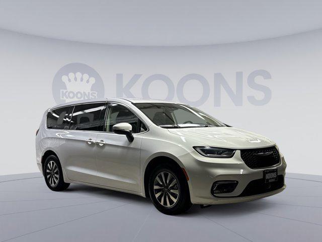 used 2023 Chrysler Pacifica Hybrid car, priced at $24,700