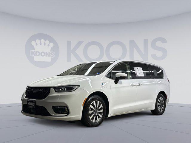 used 2023 Chrysler Pacifica Hybrid car, priced at $24,700