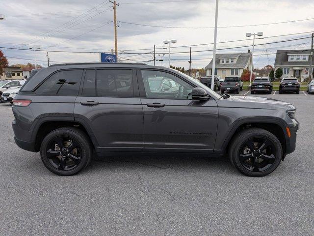 used 2023 Jeep Grand Cherokee car, priced at $28,999