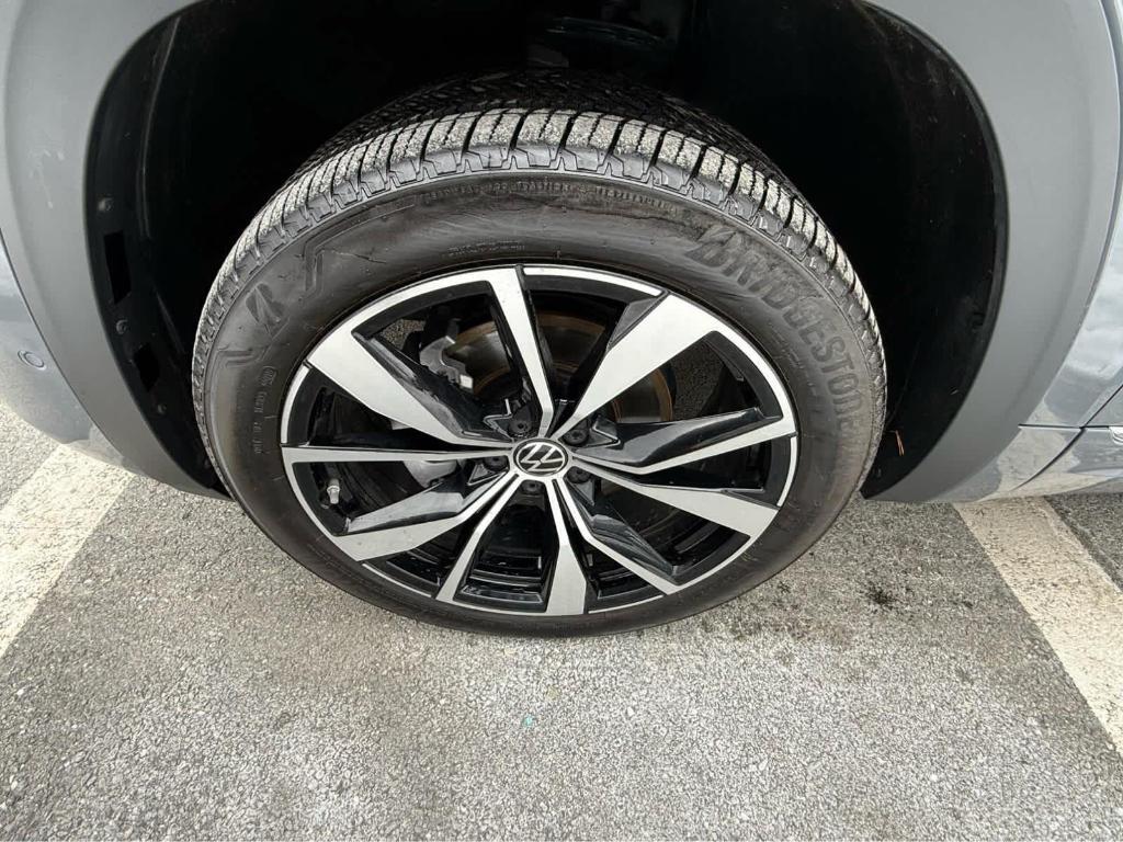 used 2025 Volkswagen Atlas car, priced at $44,495