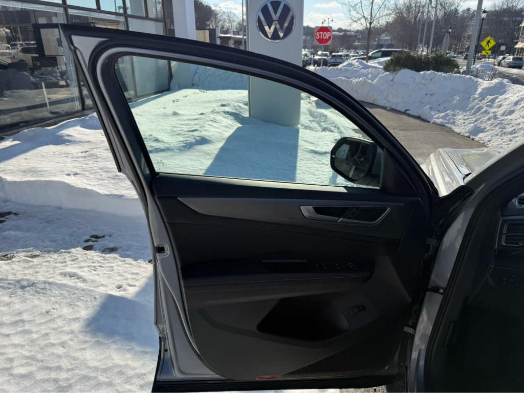 used 2025 Volkswagen Atlas Cross Sport car, priced at $35,995