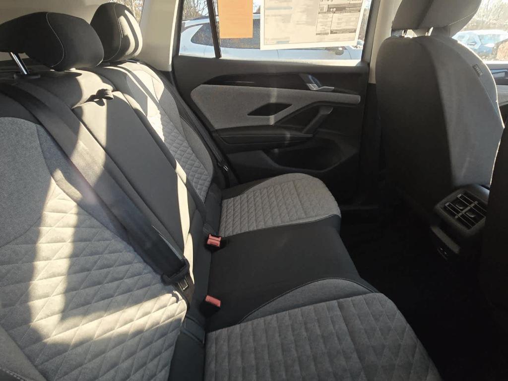 new 2026 Volkswagen Tiguan car, priced at $32,434