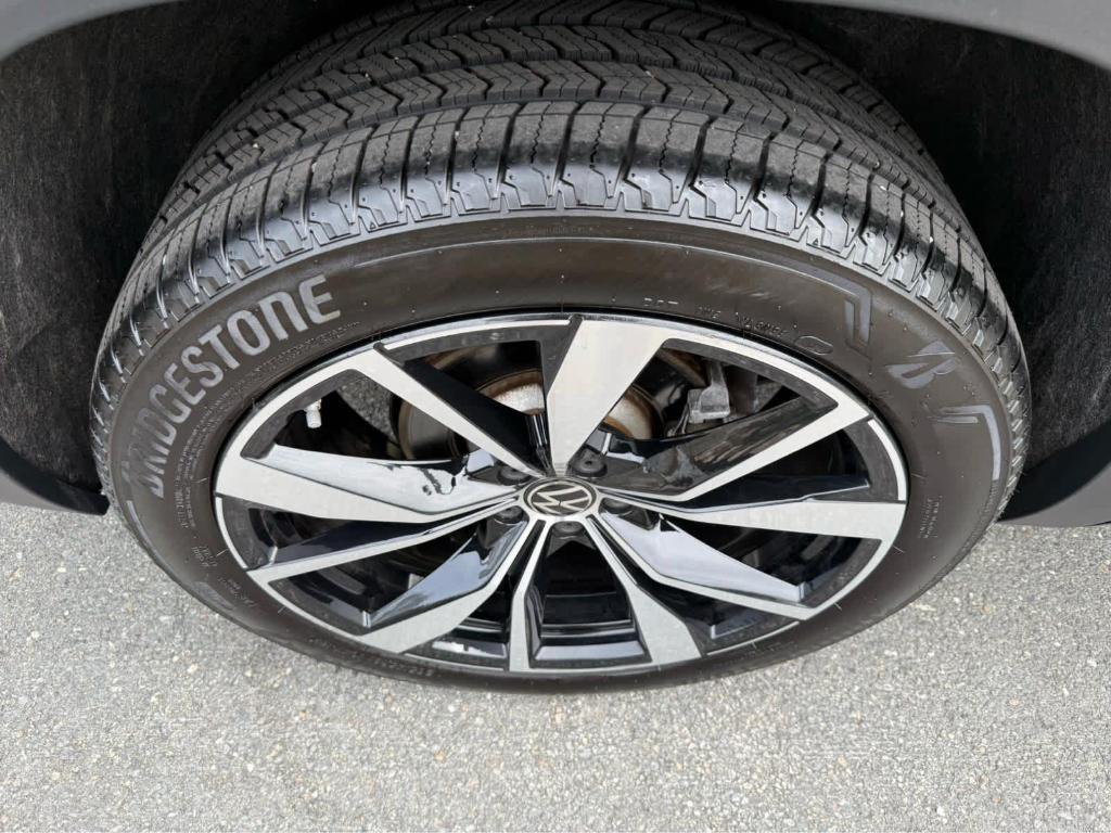 used 2025 Volkswagen Atlas car, priced at $45,994