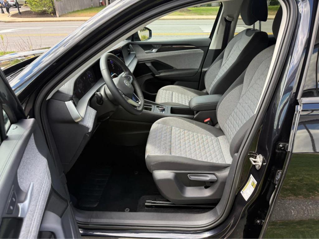 used 2025 Volkswagen Tiguan car, priced at $28,494