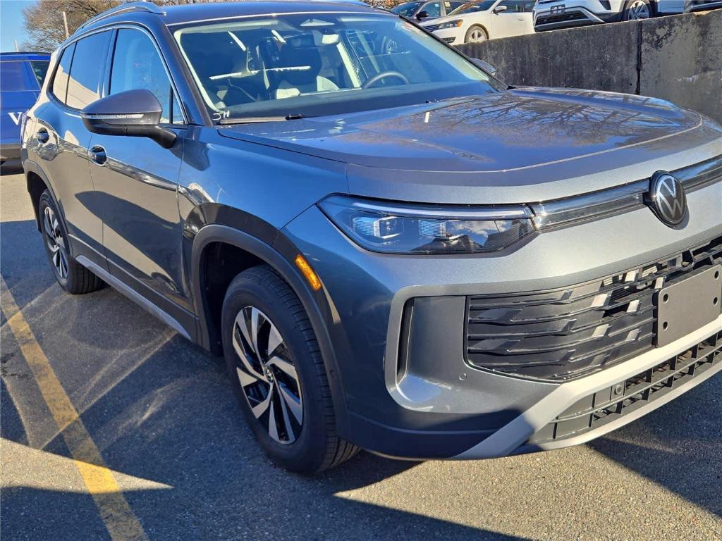 new 2026 Volkswagen Tiguan car, priced at $32,434