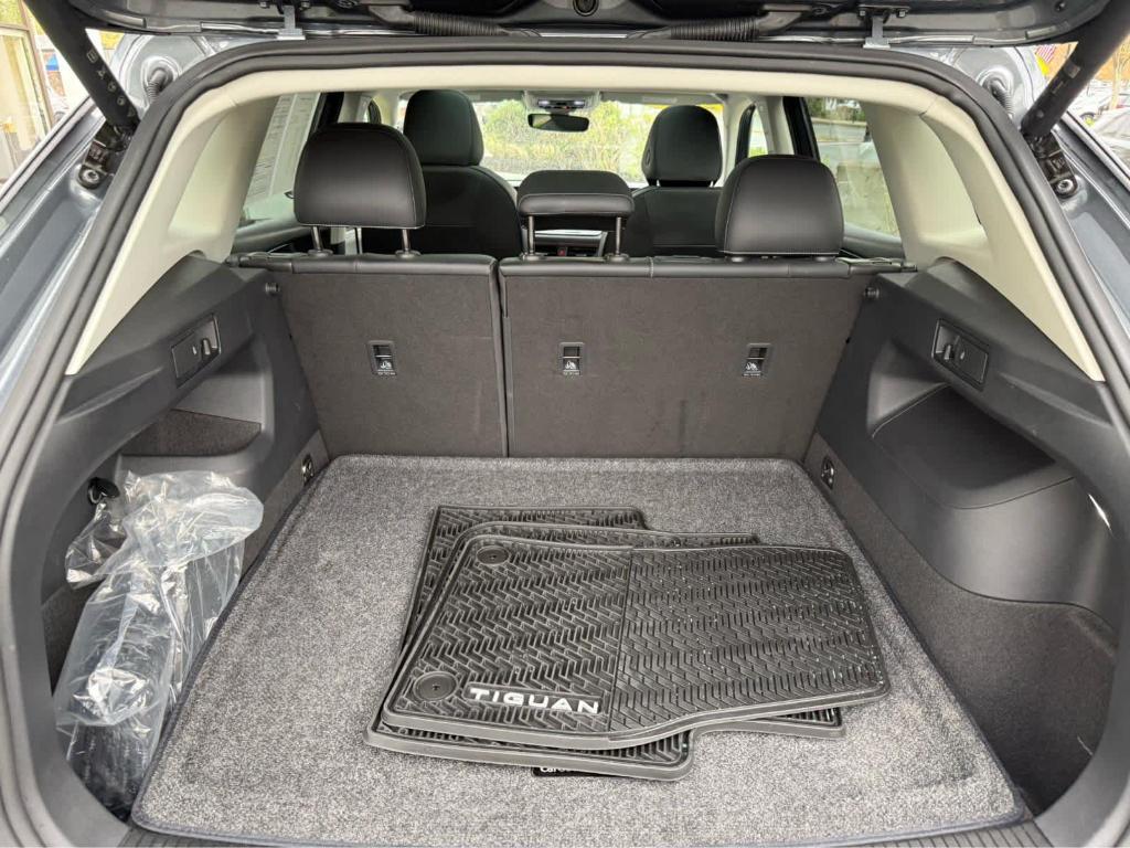 used 2025 Volkswagen Tiguan car, priced at $32,494