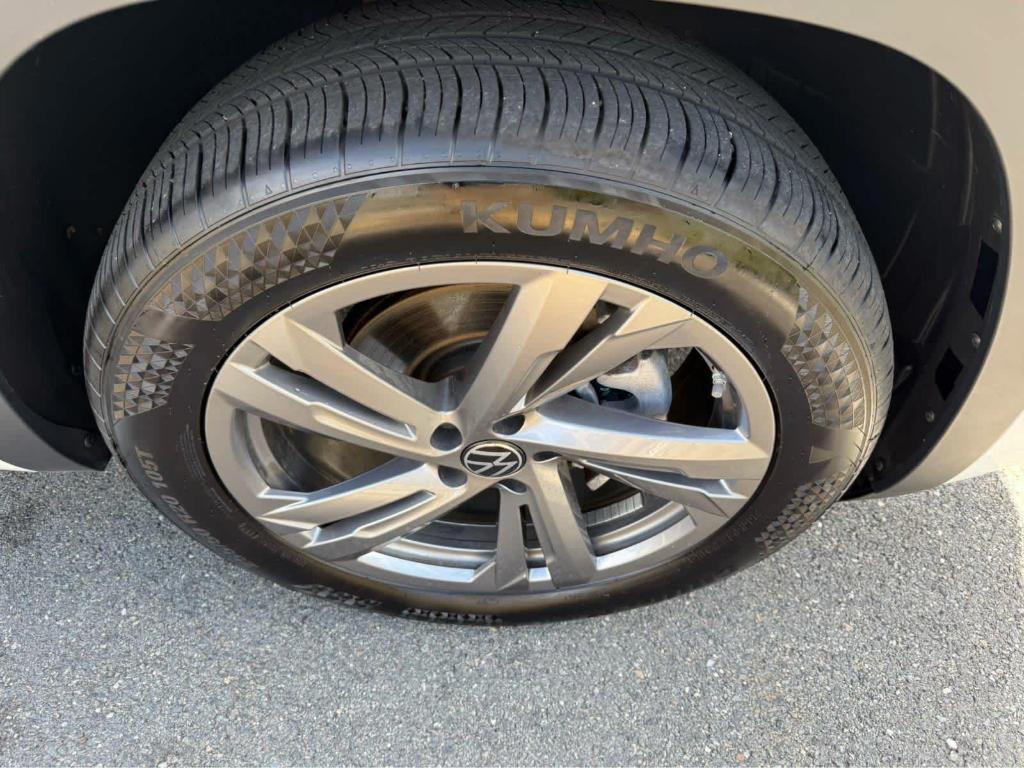 used 2024 Volkswagen Atlas Cross Sport car, priced at $35,995