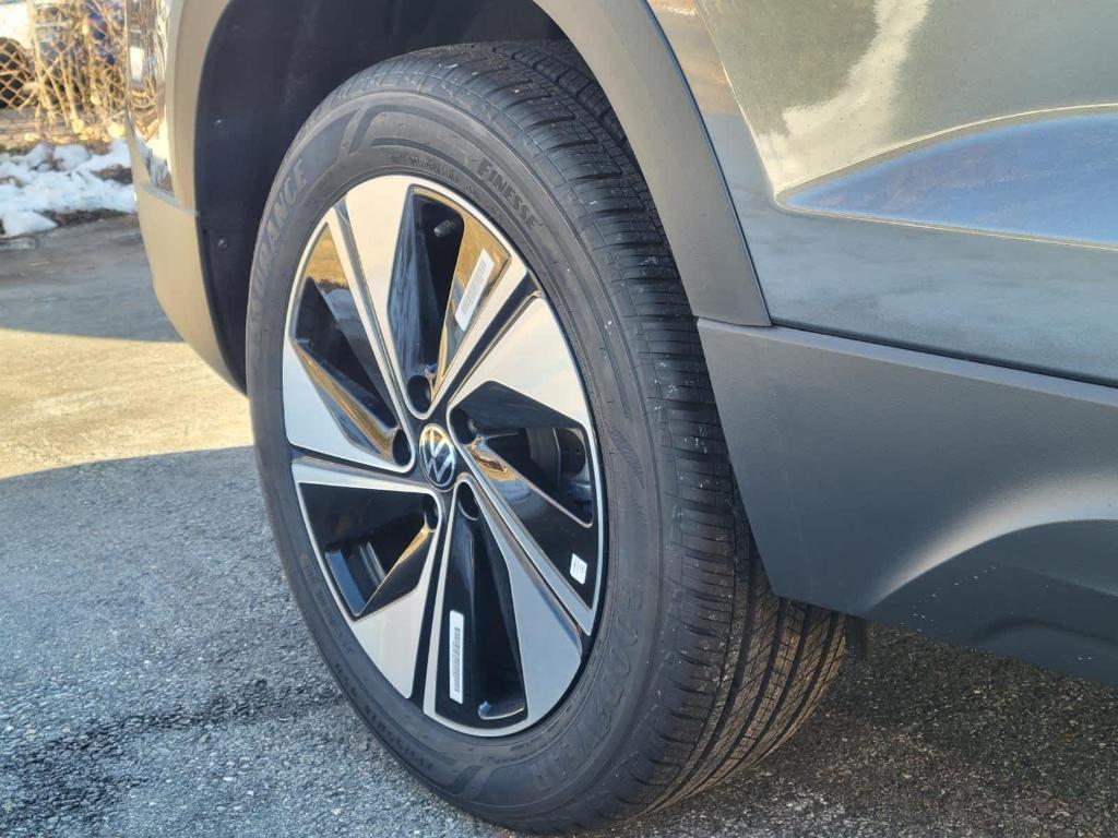 new 2026 Volkswagen Taos car, priced at $34,411