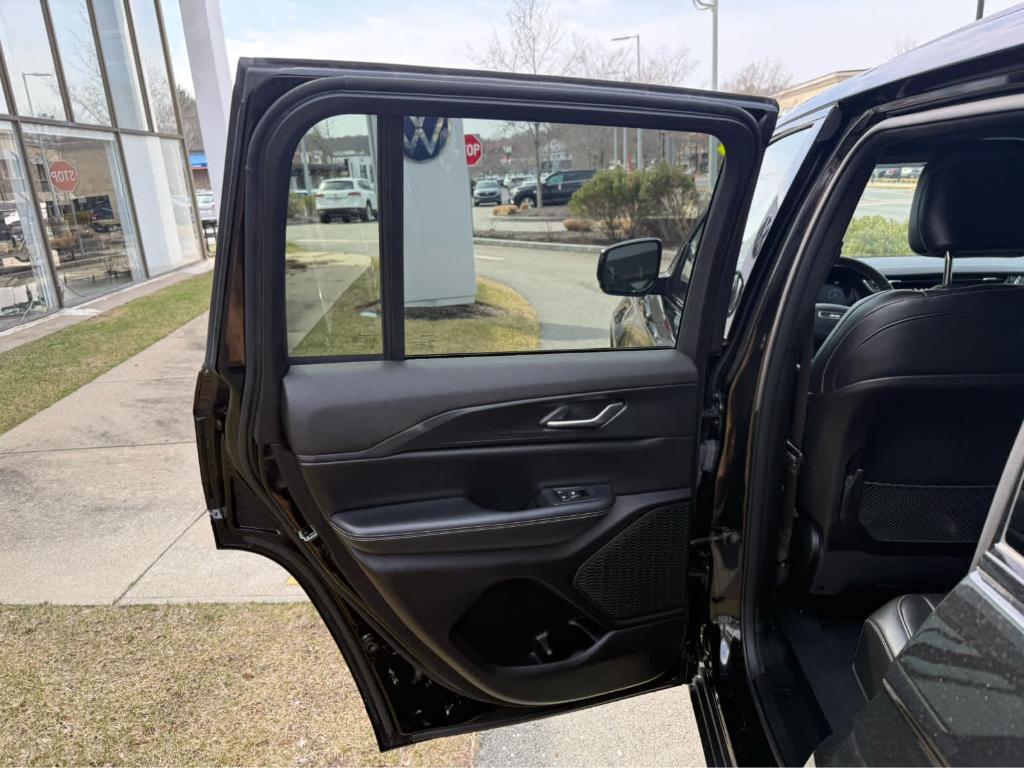 used 2023 Jeep Grand Cherokee car, priced at $34,495