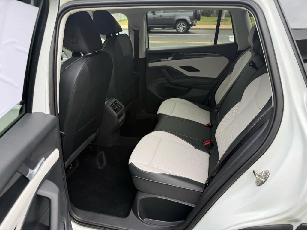 used 2025 Volkswagen Tiguan car, priced at $32,494