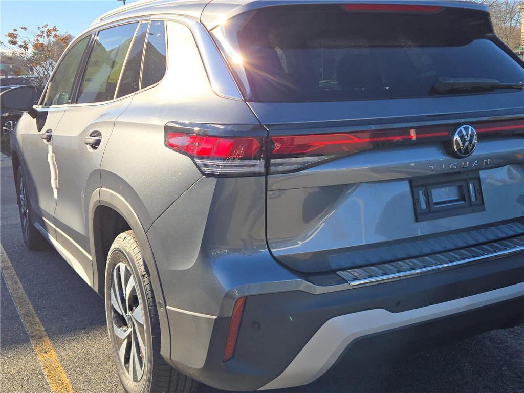 new 2026 Volkswagen Tiguan car, priced at $32,434