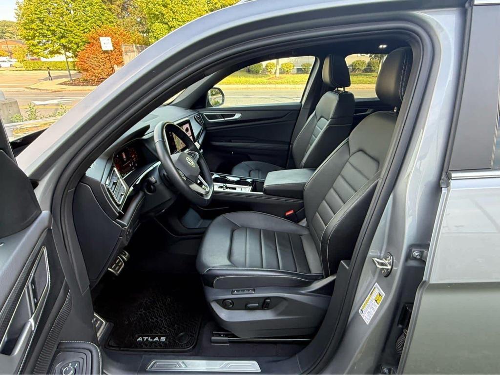 used 2024 Volkswagen Atlas Cross Sport car, priced at $34,995