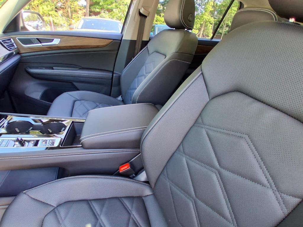 new 2026 Volkswagen Atlas car, priced at $44,946