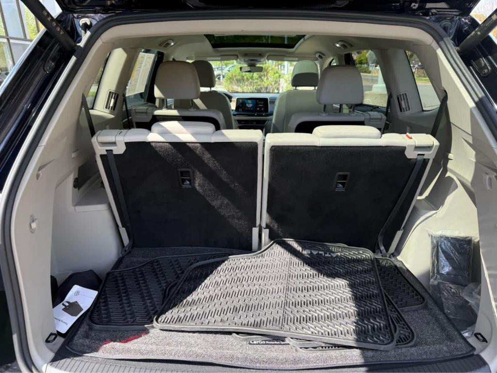 used 2024 Volkswagen Atlas car, priced at $32,494