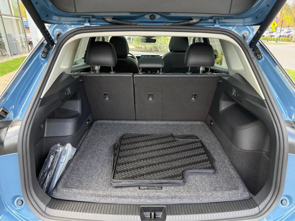 used 2025 Volkswagen Tiguan car, priced at $32,994