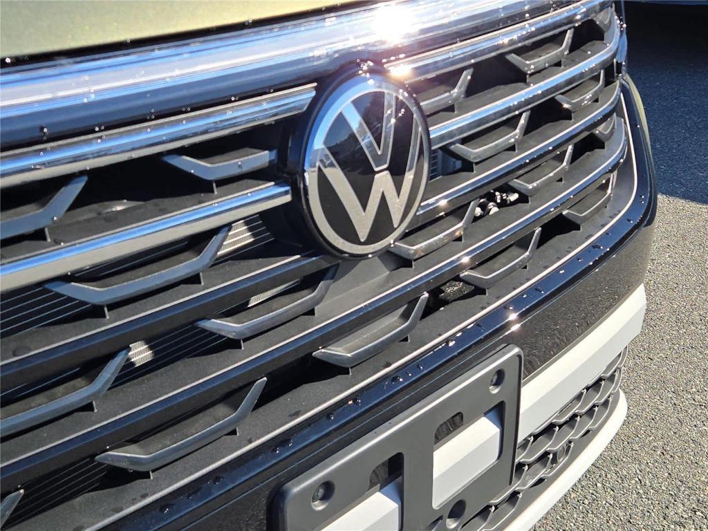 new 2026 Volkswagen Atlas car, priced at $45,871