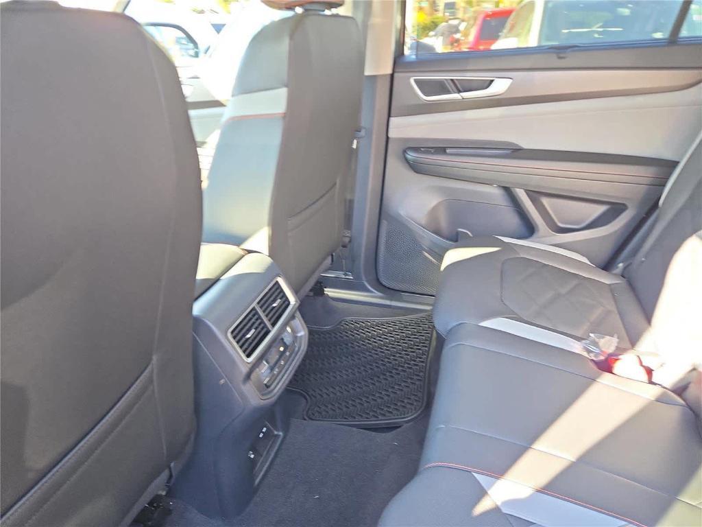 new 2026 Volkswagen Atlas car, priced at $45,871